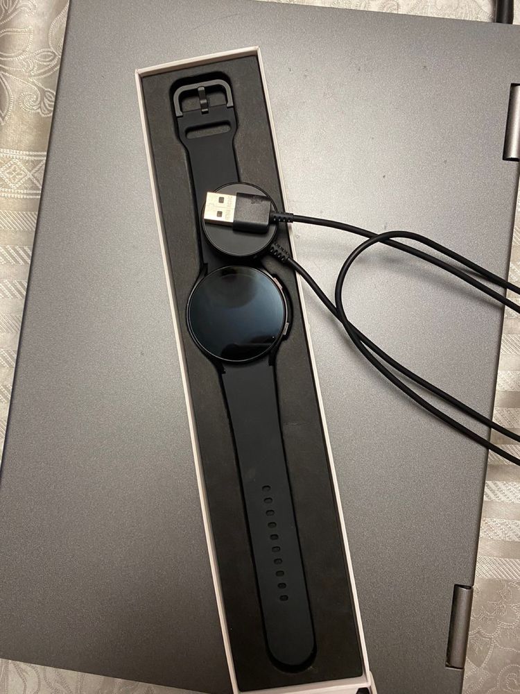 Часы Galaxy Watch 4