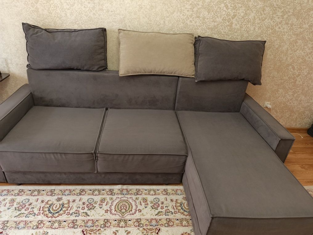 Продам диван угловой