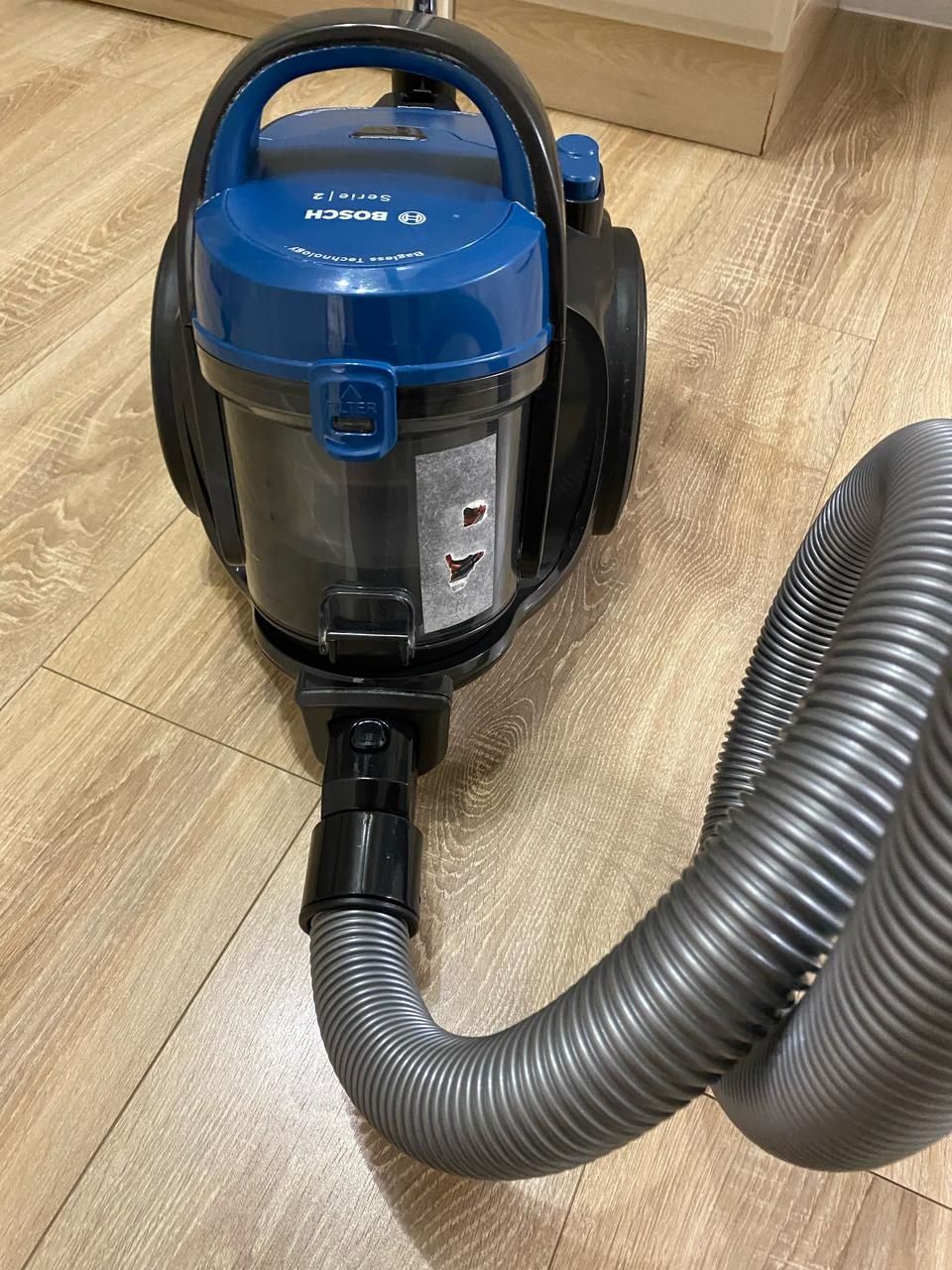 Пылесос Bosch синий