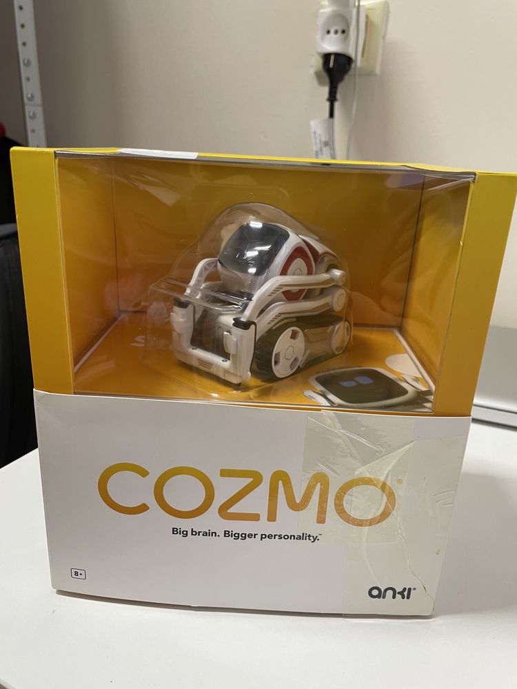 Робот Anki Cozmo в хорошем состоянии