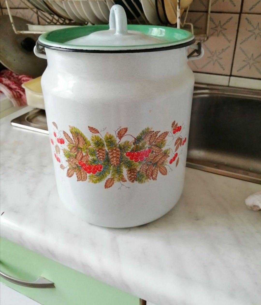 Бокалы, кружки, стаканы