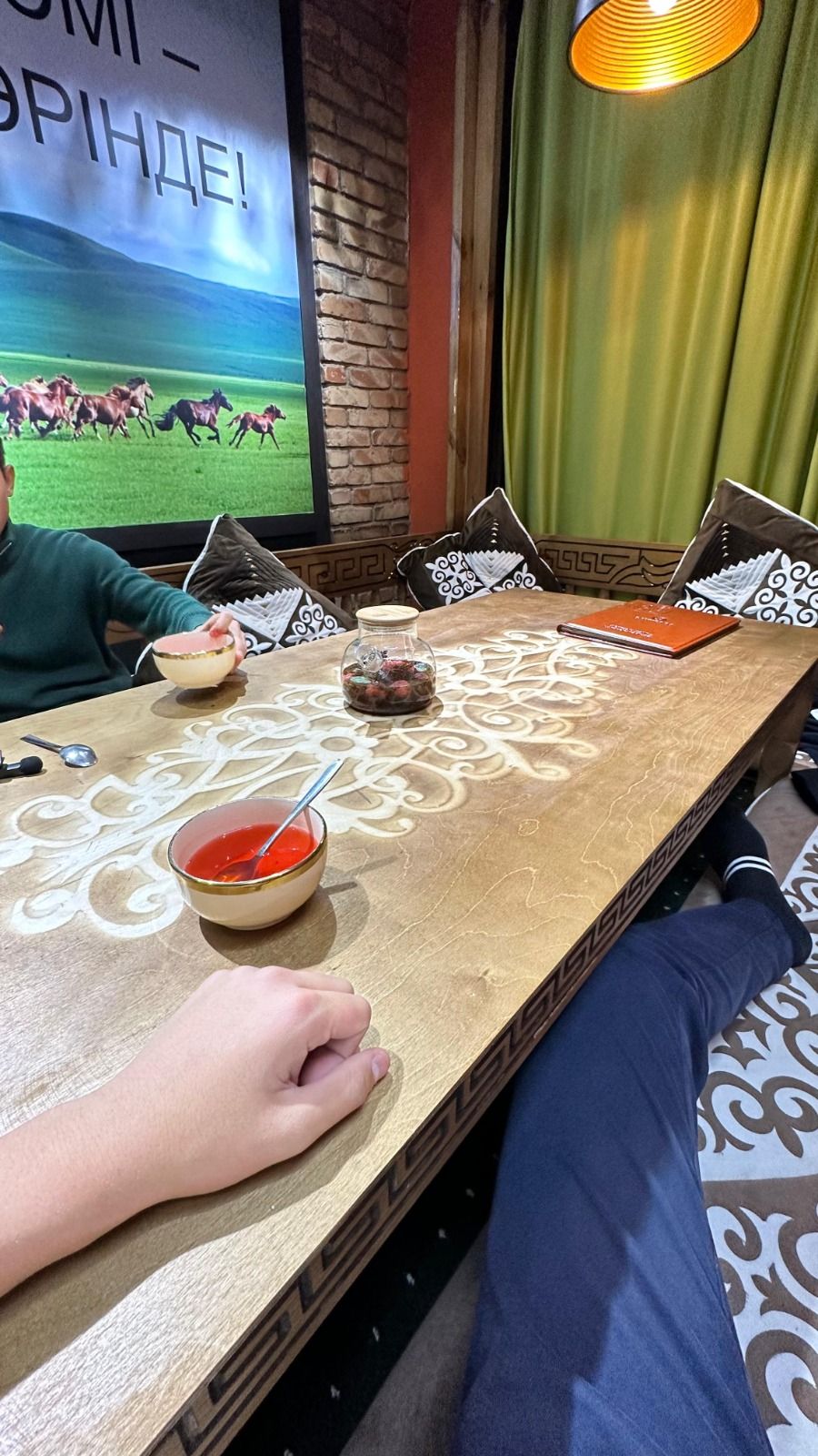 Топчан для загородного дома и дачи, беседки с резьбой тапчан 93Г