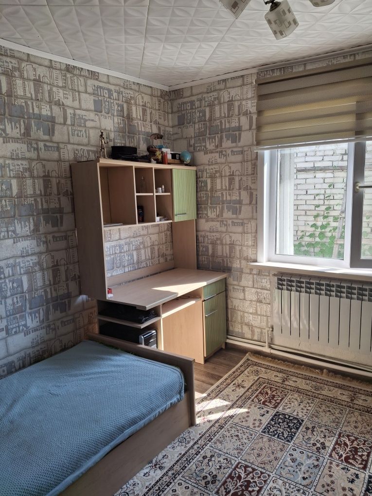 Детская спальня с кроватью