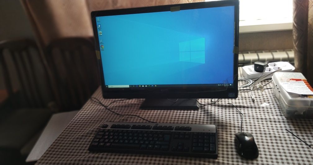 Продам моноблок новый Dell в упаковке i3 /8/512- ssd М-24"