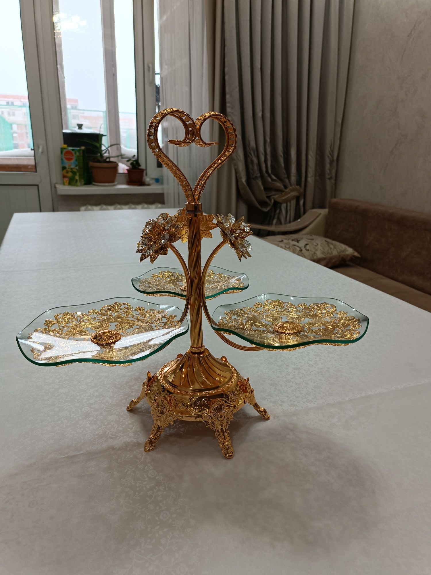 Красивая конфетница