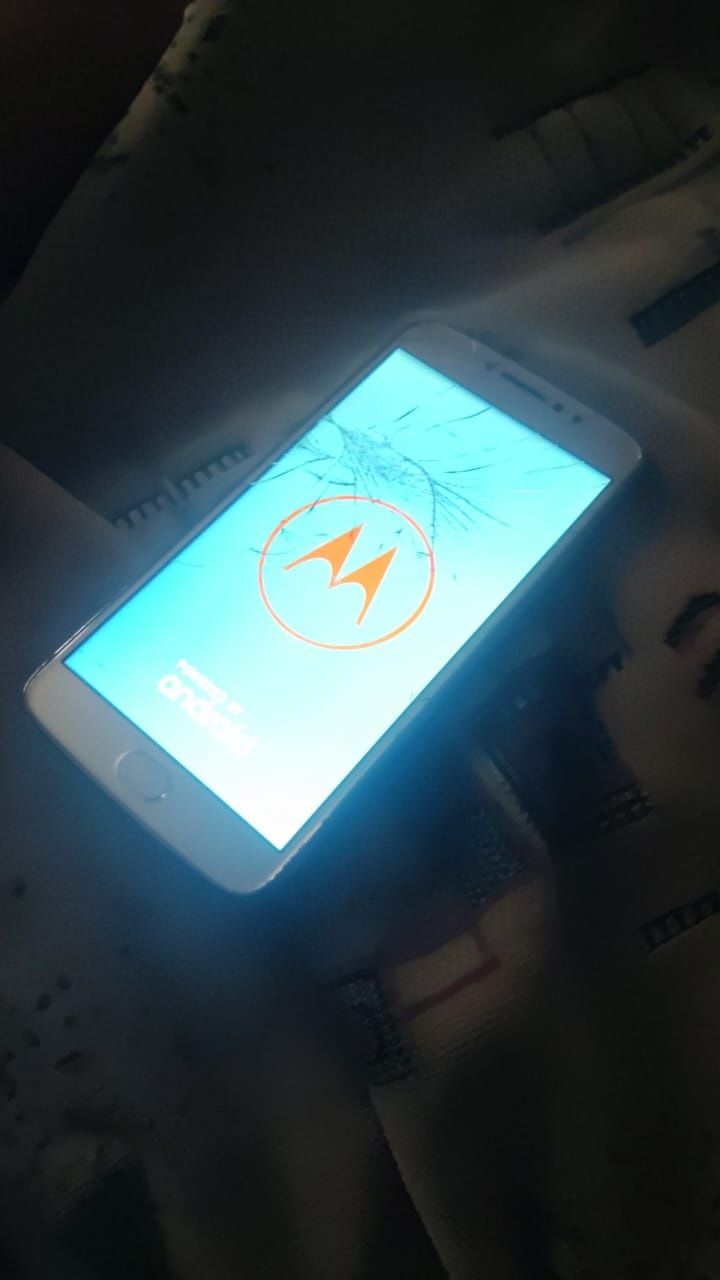 Motorola E4+ Продажа