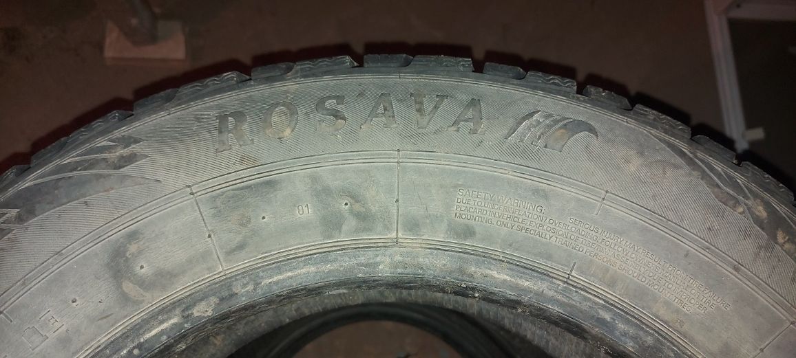 Продам зимние шины 215/65 R25