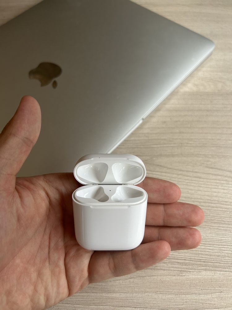 Оригинал Зарядный кейс AirPods 1/2