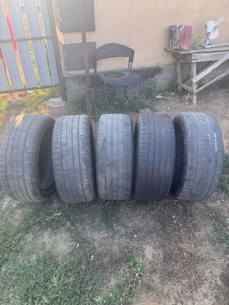 Продам шетние шины комплект