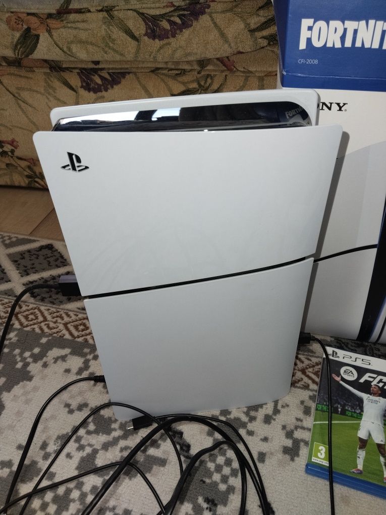 PS 5 slim с джойстиками и играми