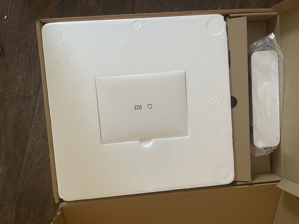 Xiaomi Mi Robot Vacuum Cleaner робот пылесос