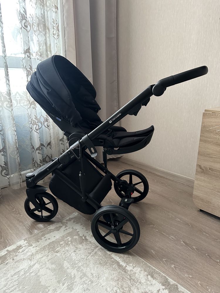 Продам коляску Adamex Lumi Air 2в1
