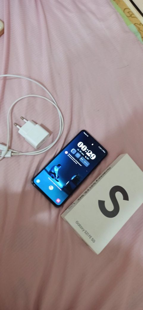 продам Samsung s21 FE