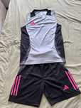 Спортивный костюм Adidas (шорты и майка)