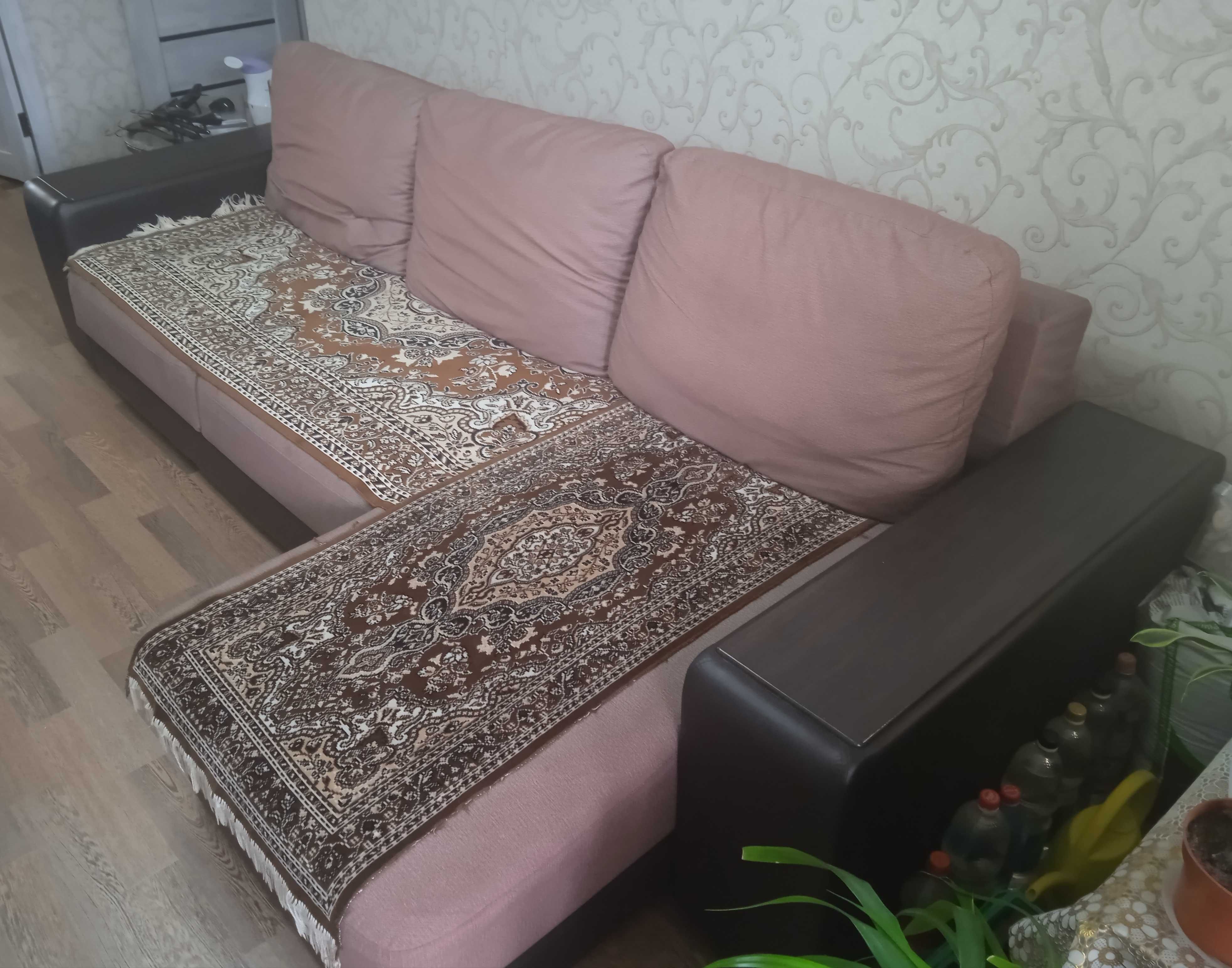 Продам угловой диван