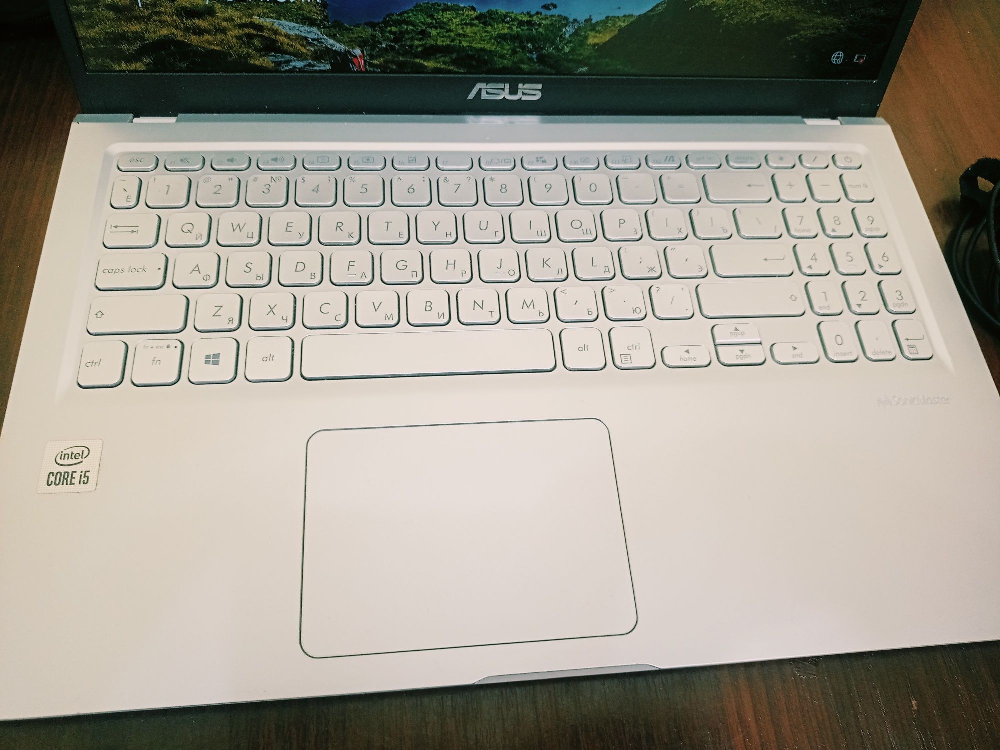 СРОЧНО продается ноутбук Asus VivoBook