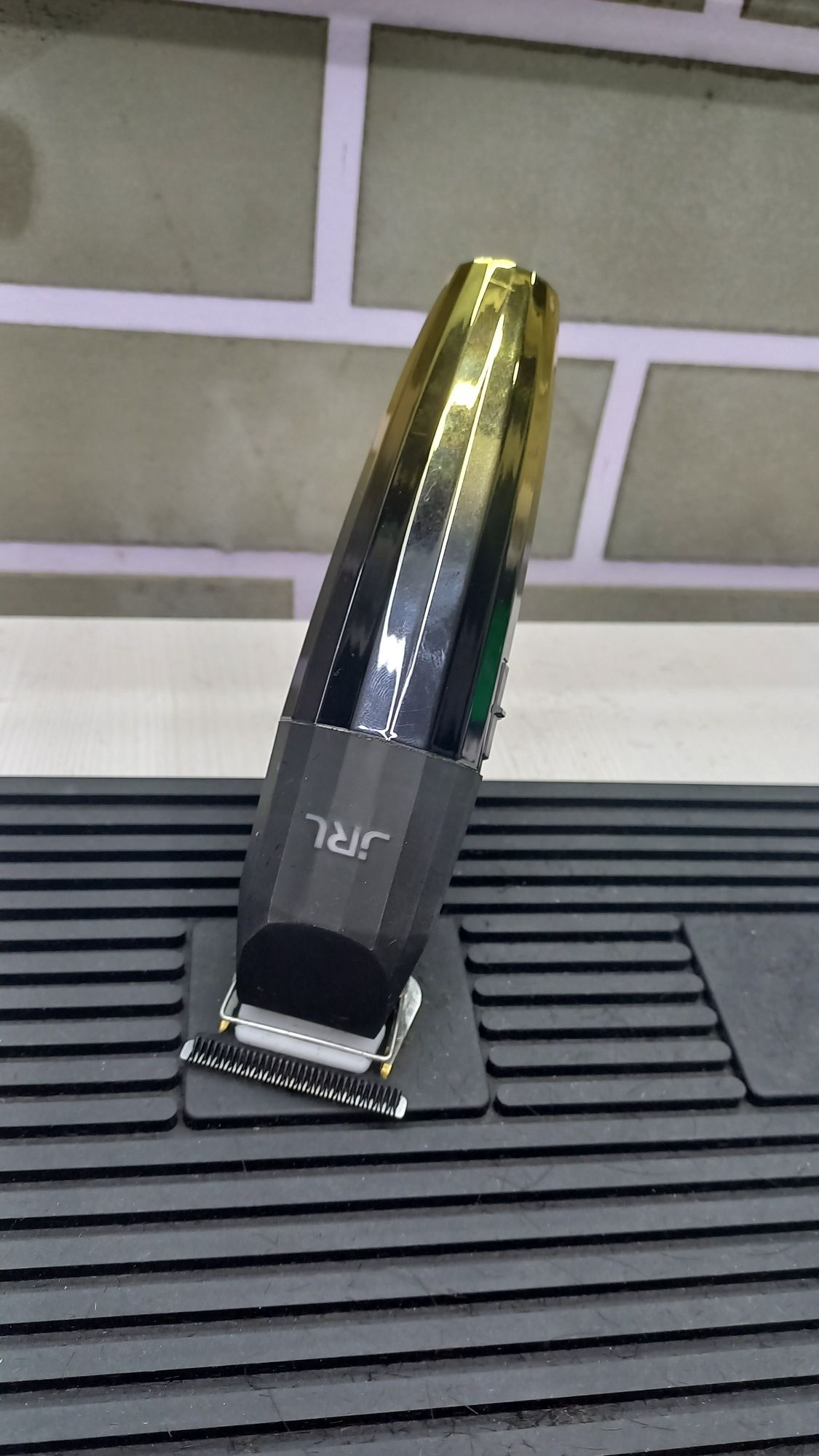 Триммер JRL GOLD 
    Очень хорошем состоянии .
     В