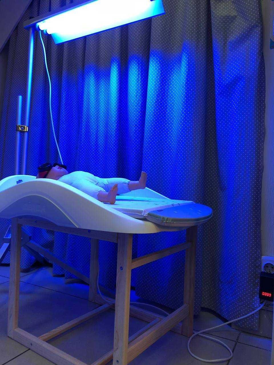Фотолампа кювез от жетушки у новорожденных.Билитест