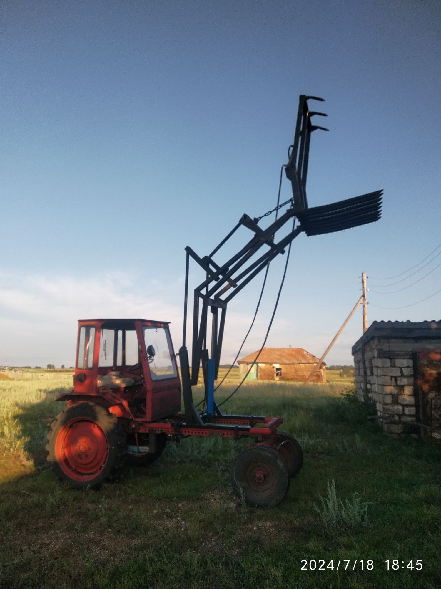 продам кун 04 погрузчик на т16