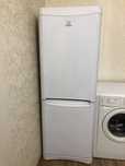 Холодильник Indesit