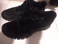 Продам Nike кроссовки оригинал почти новые