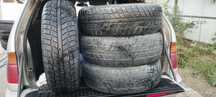 Продам зимнюю резину 235/65/R17
