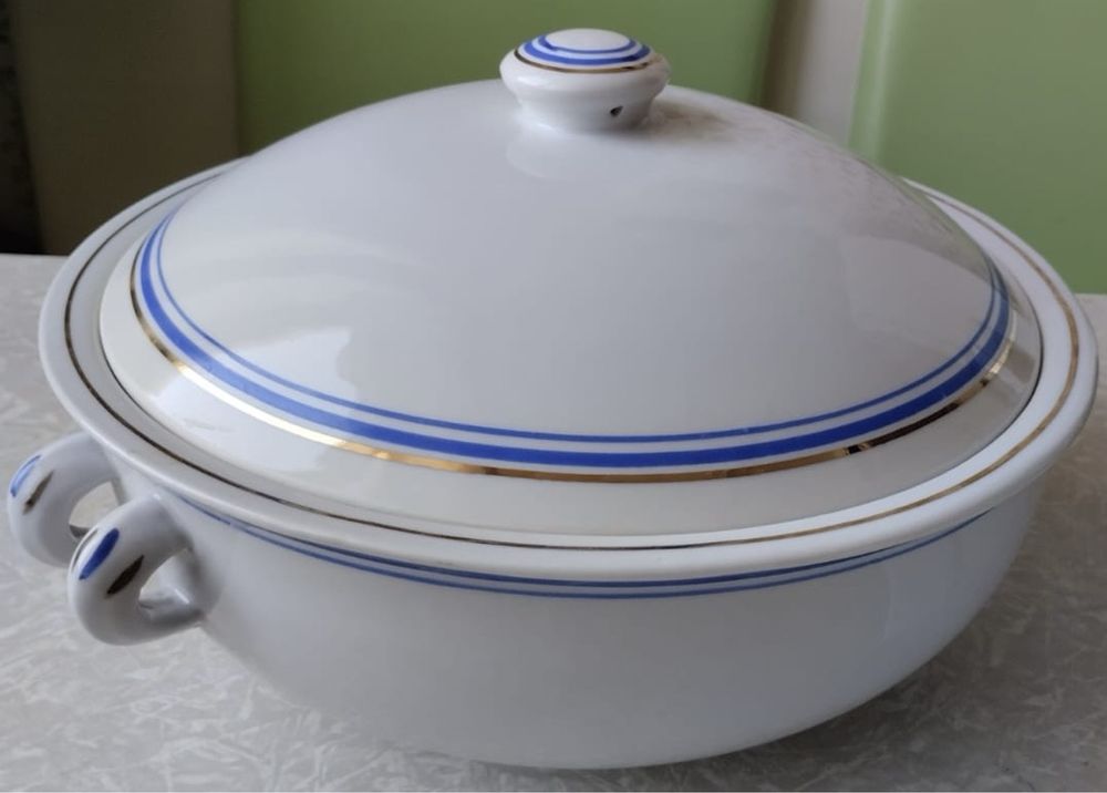 Супница фарфоровая