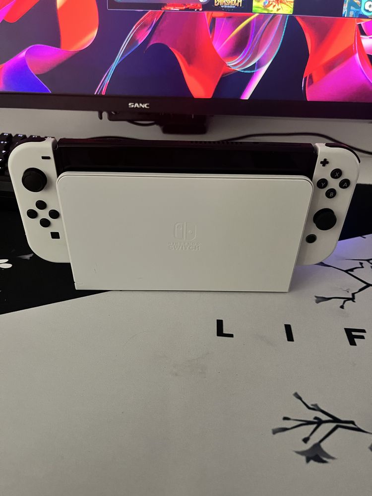 продается nintendo swich oled