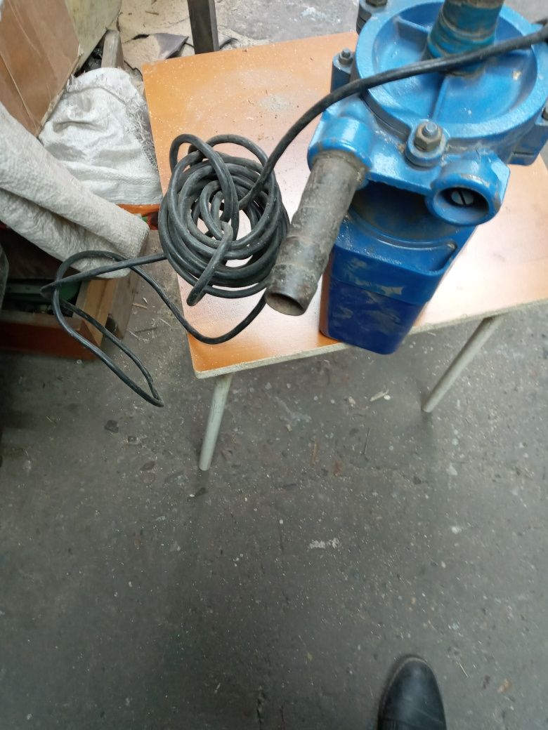 Продам поливной насос кама