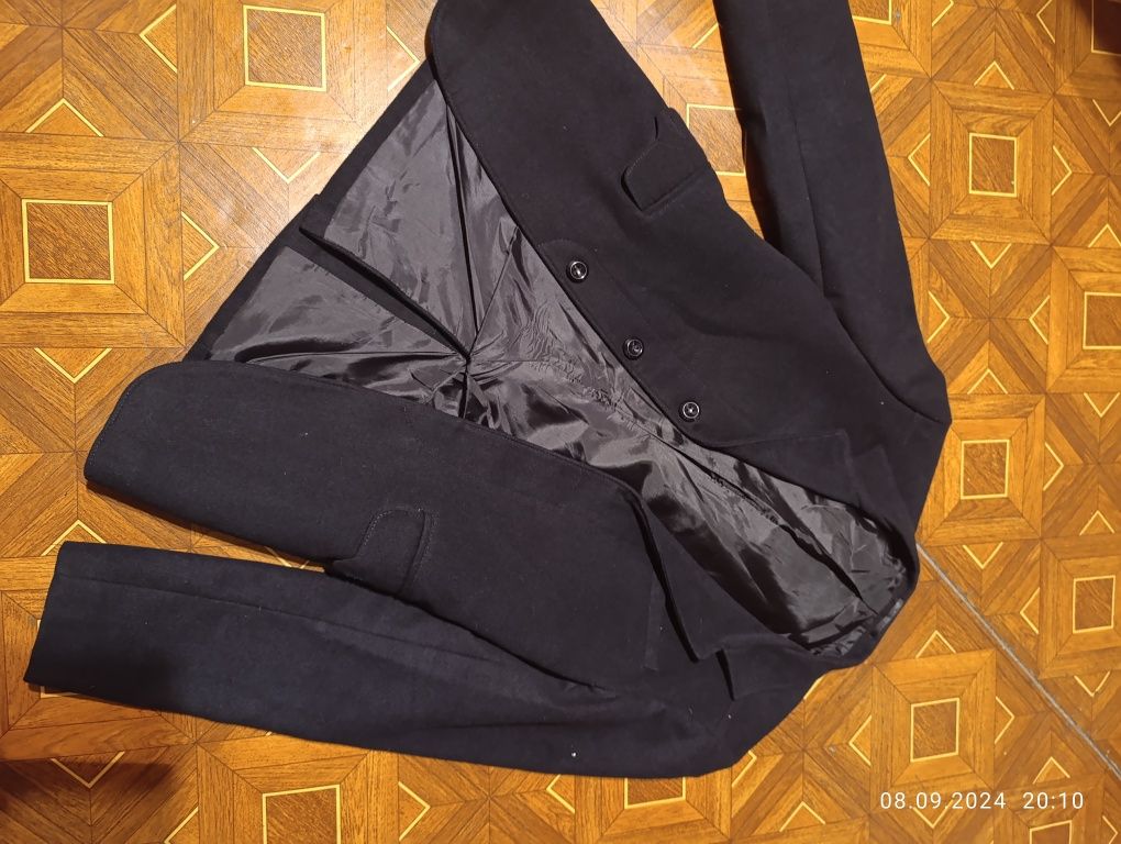 Пакет одежды на парня, размеры xs,s,m куртка, костюмы, джинсы, рубашки