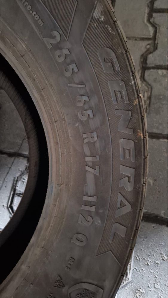 Продам резину зимнюю 265/65 R17