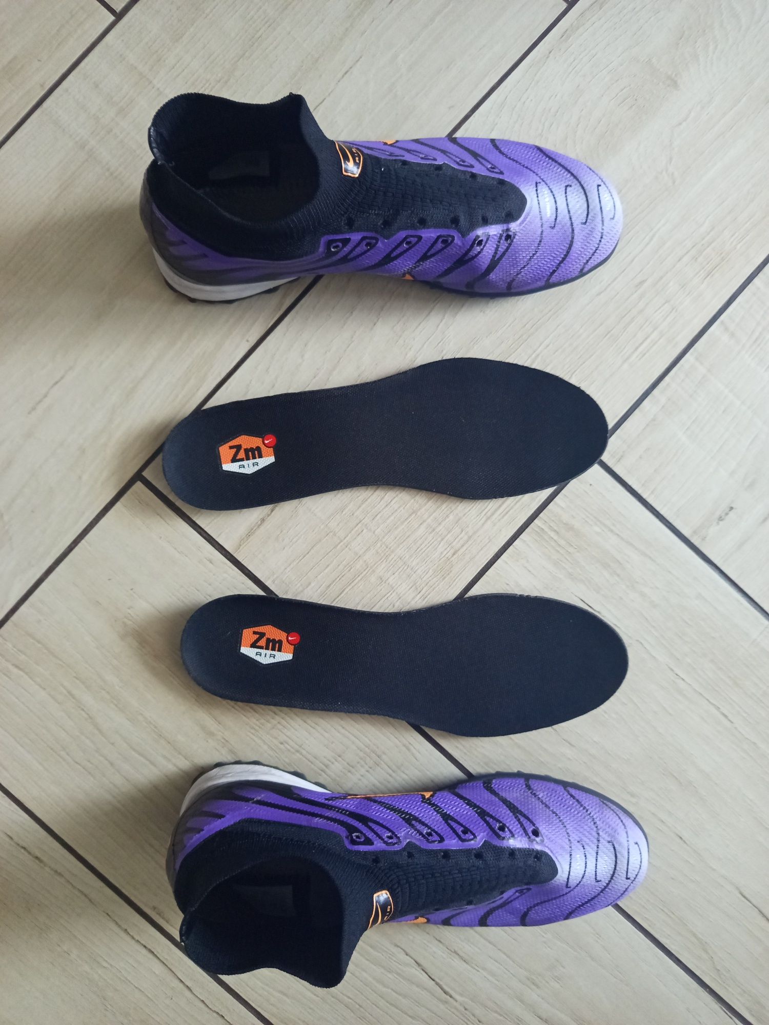 сороконожки Air zoom Nike42 размер