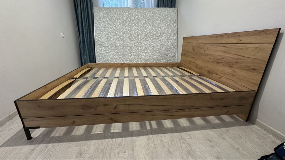 Продается кровать двуспальная