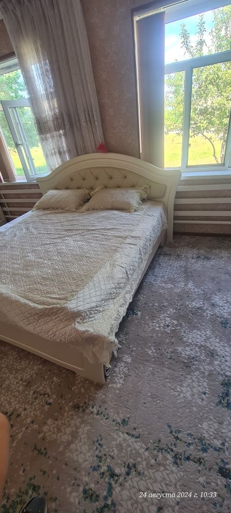 Спальный гарнитур