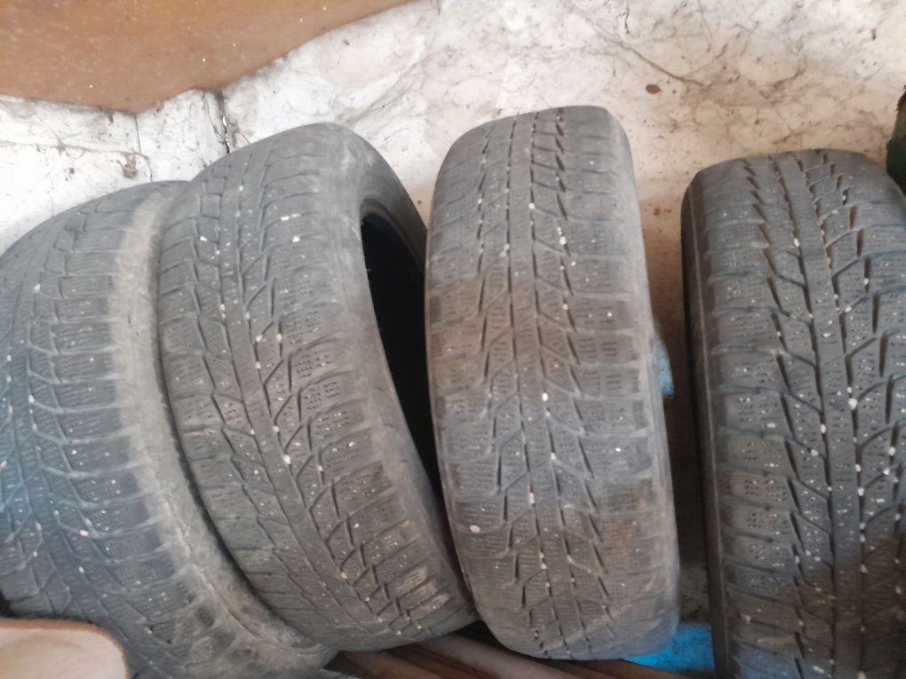 Продам зим резину на 15