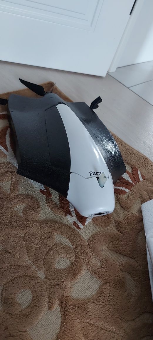 Дрон квадрокоптер Parrot