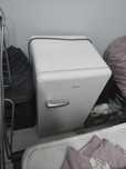 Продам холодильник Midea MDRD142SLF01