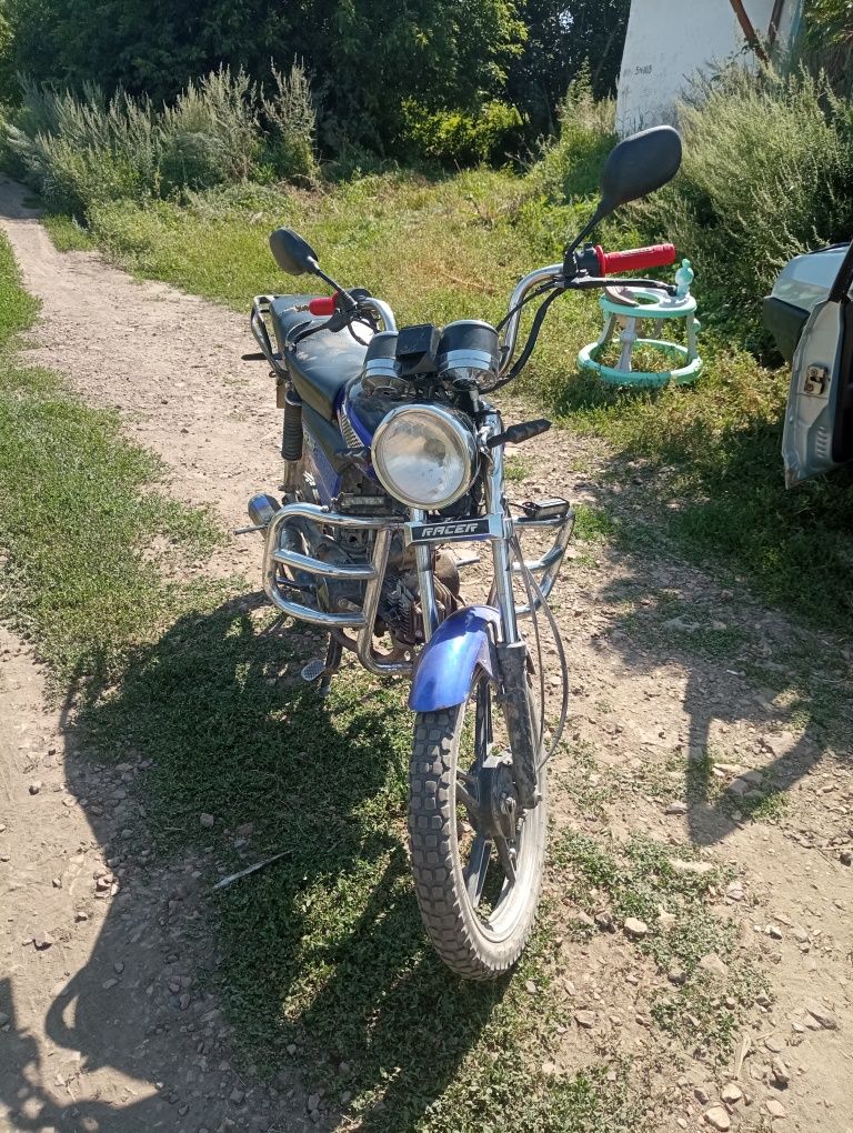 Продам мотоцикл Рейсер 110