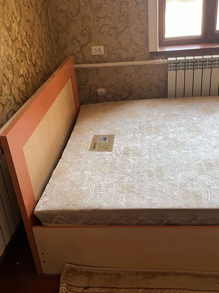 Спальный кровать