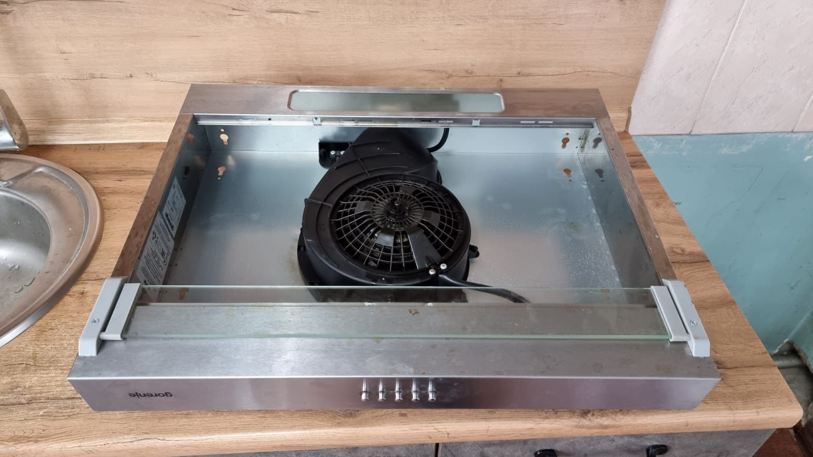 Продам кухонную вытяжку gorenje
