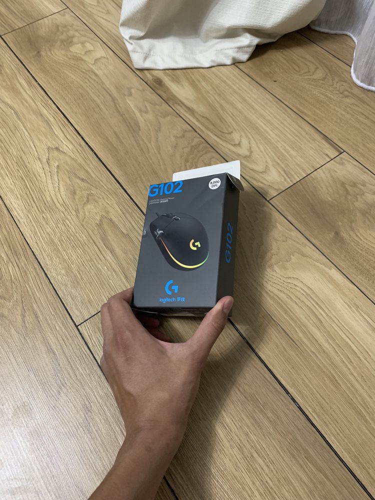 Logitech G102 + коврик для мышки
