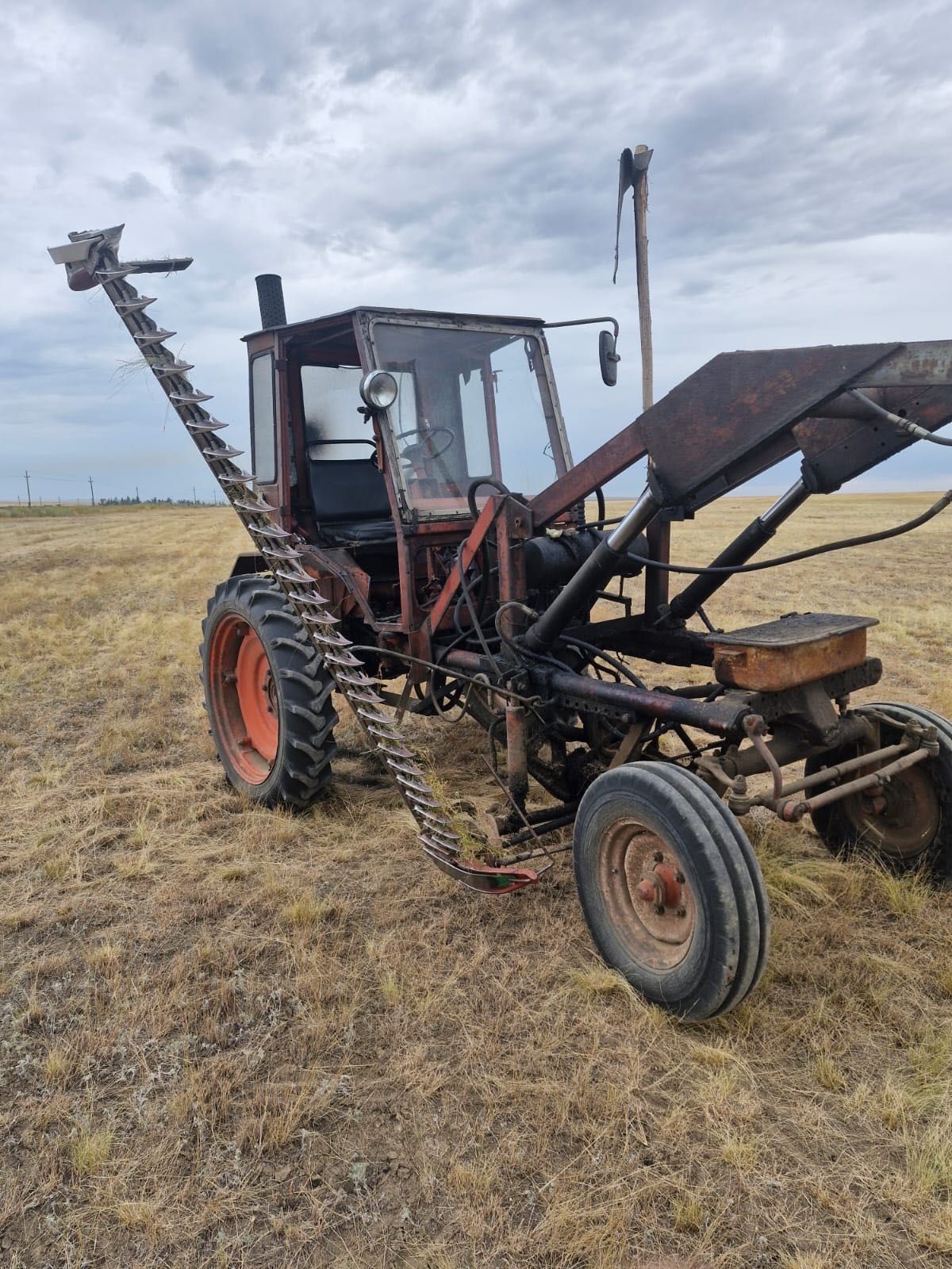 Продам рабочий трактор. Т16