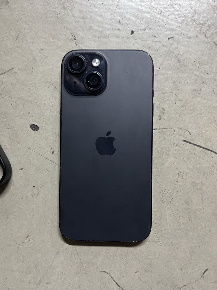 Iphone 15 черный