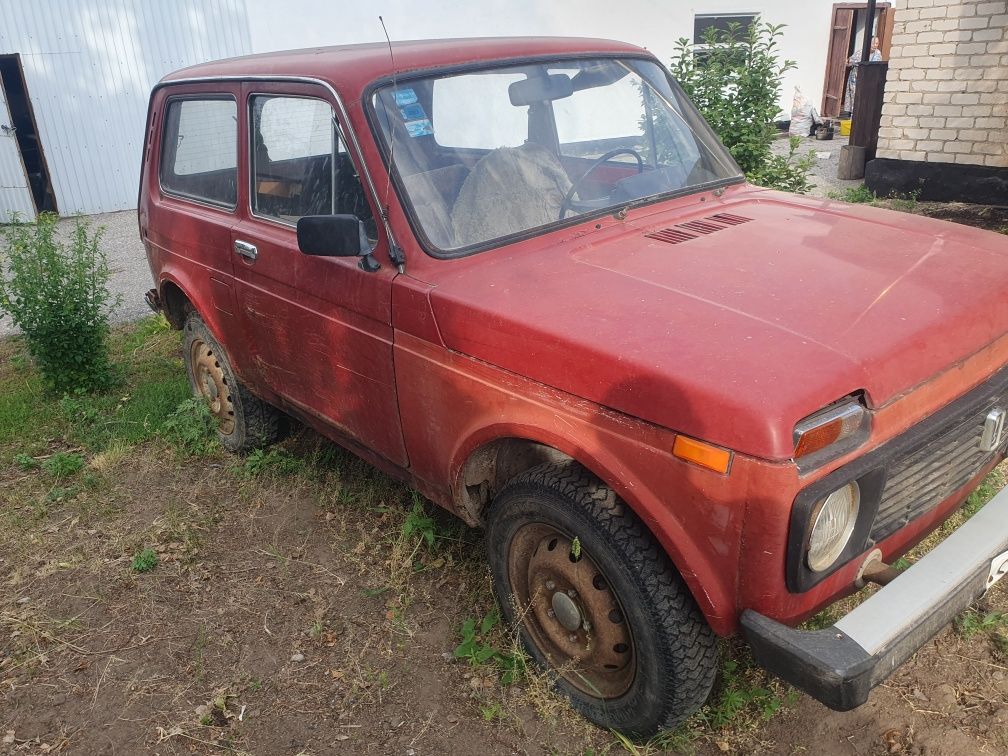 Продам ниву работяга на полном ходу