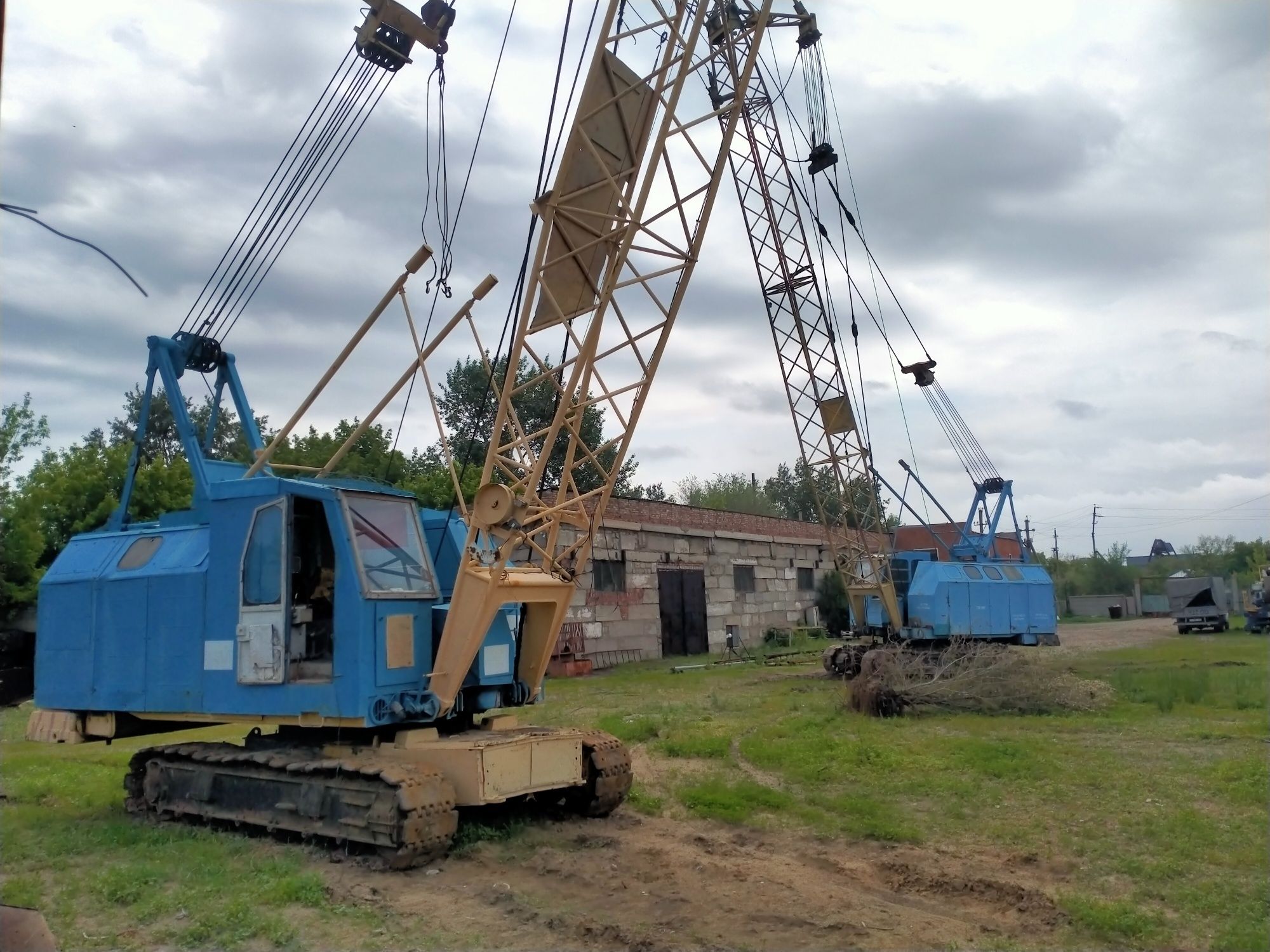 Машинист крана срочно.Кран РДК 25, на гусеничном ходу,