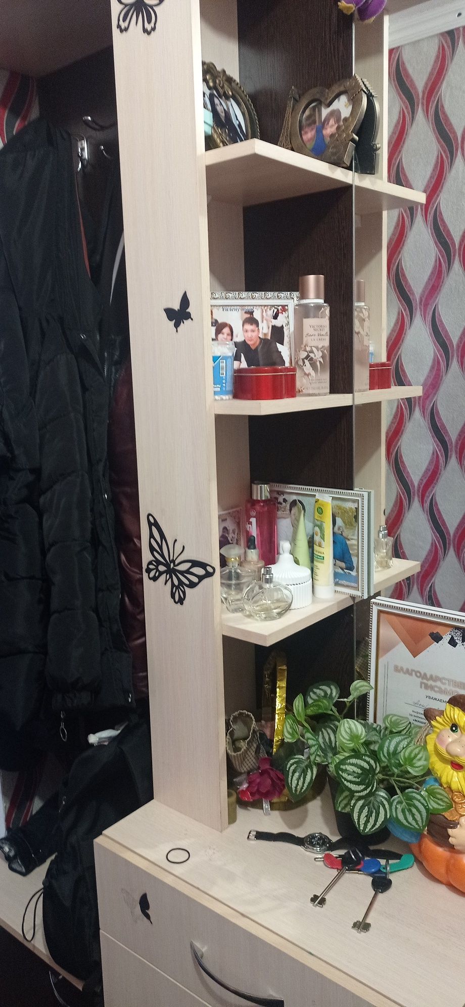 Прихожий шкаф в хорошем качестве