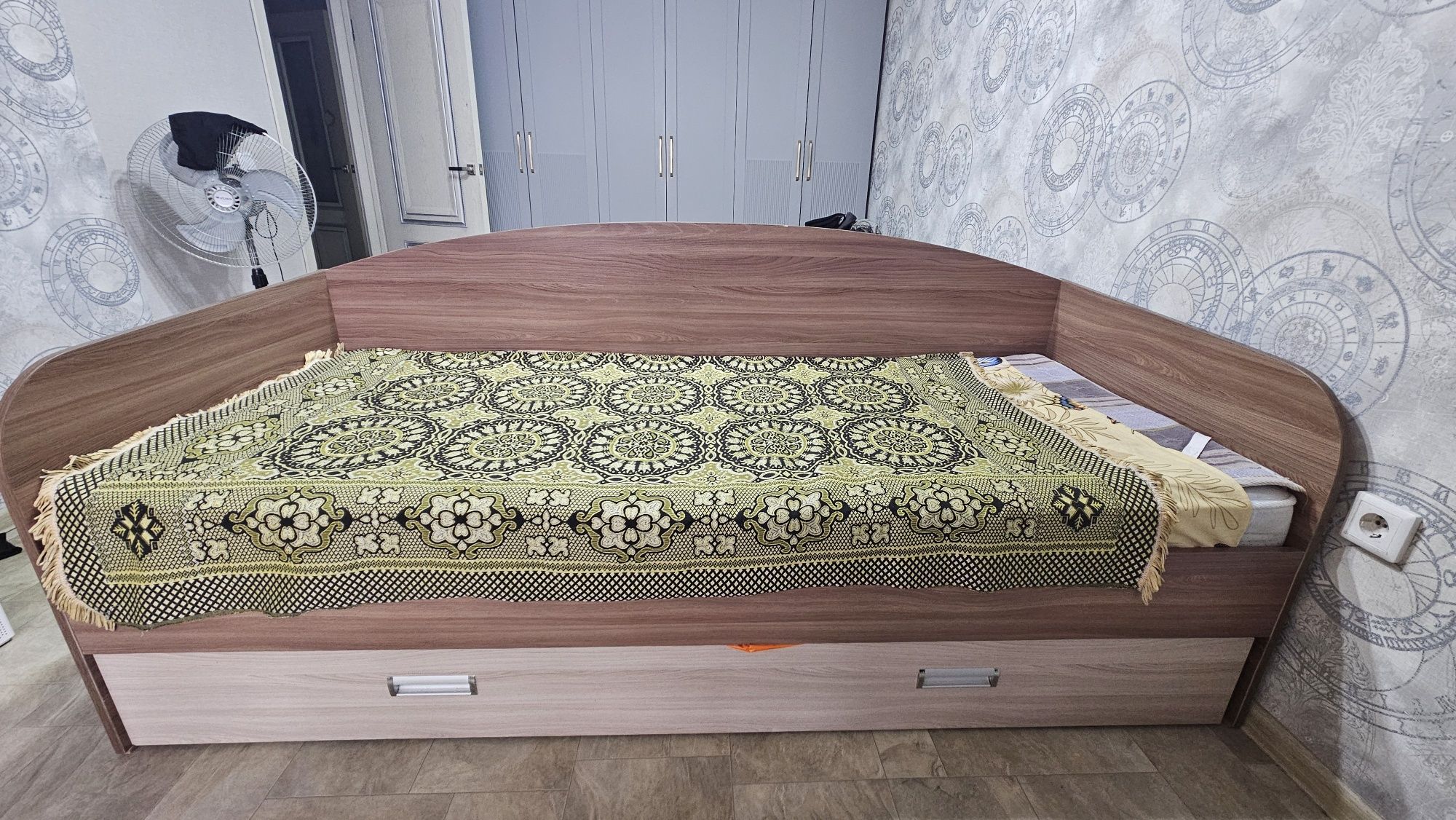 Продам две кровати за 40000