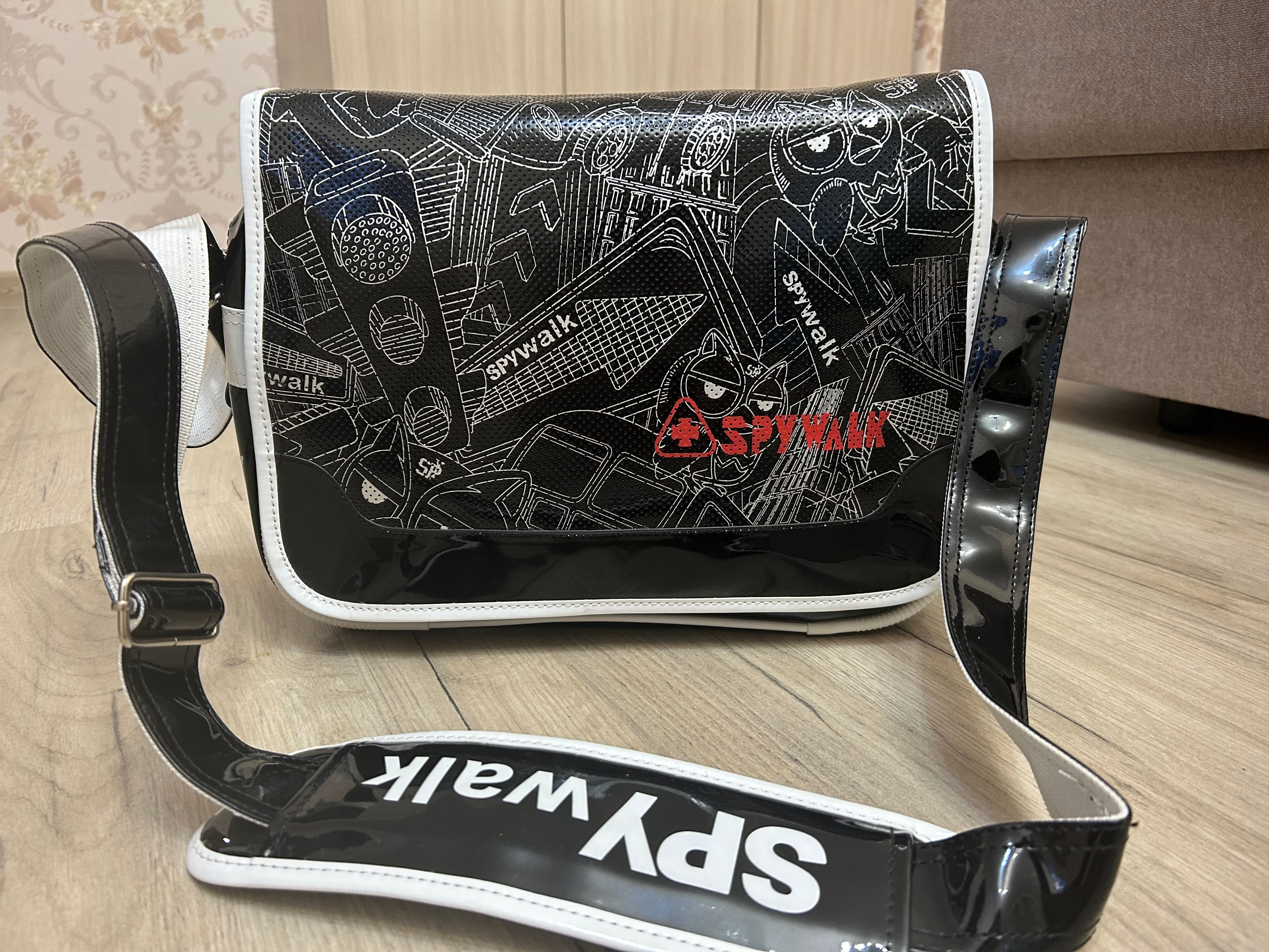 Продам портфель в школу