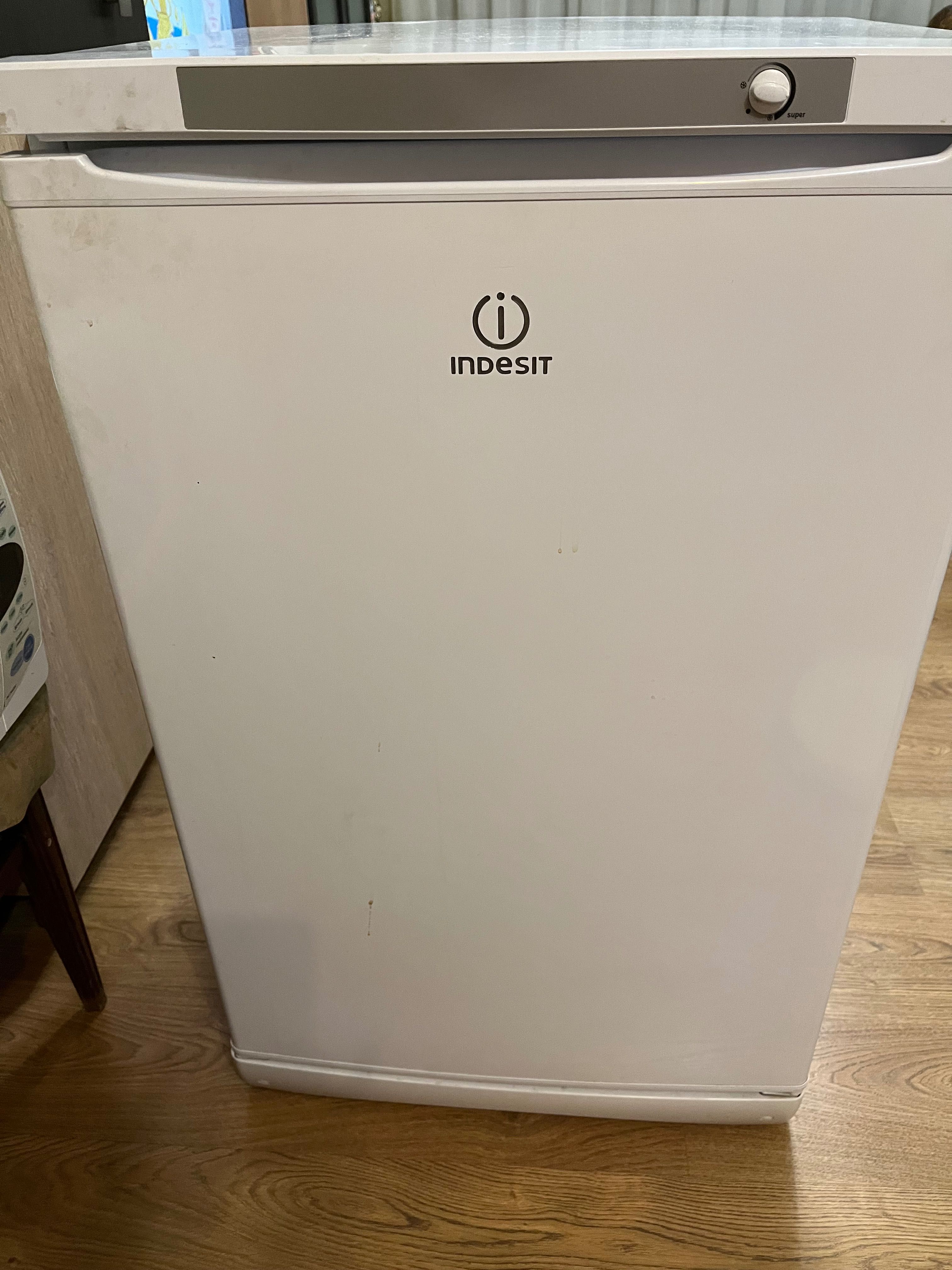 Продам морозильную камеру Indesit