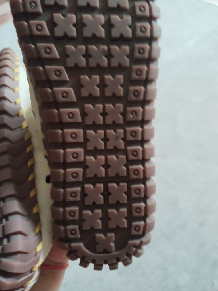 Продам кожаные макасины